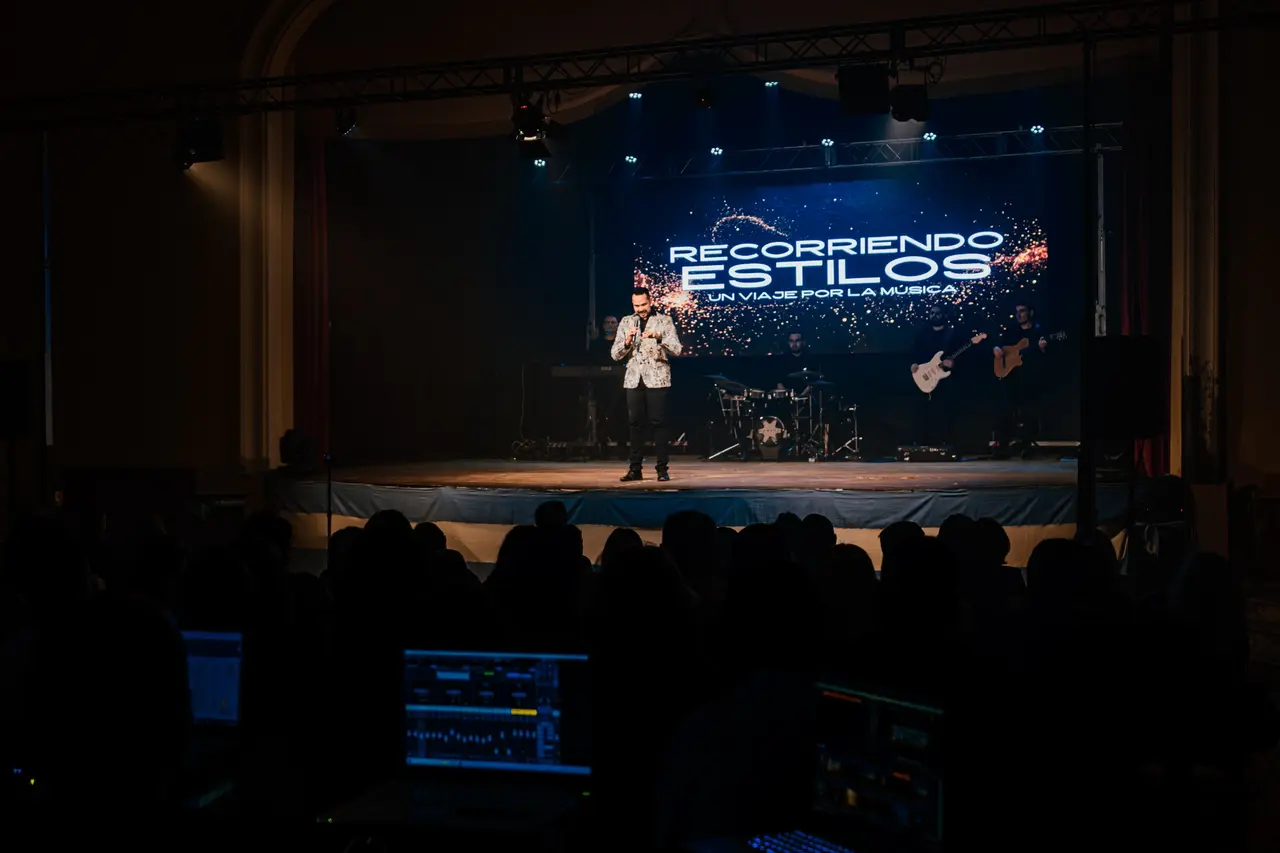 Recorriendo Estilos en un escenario teatral