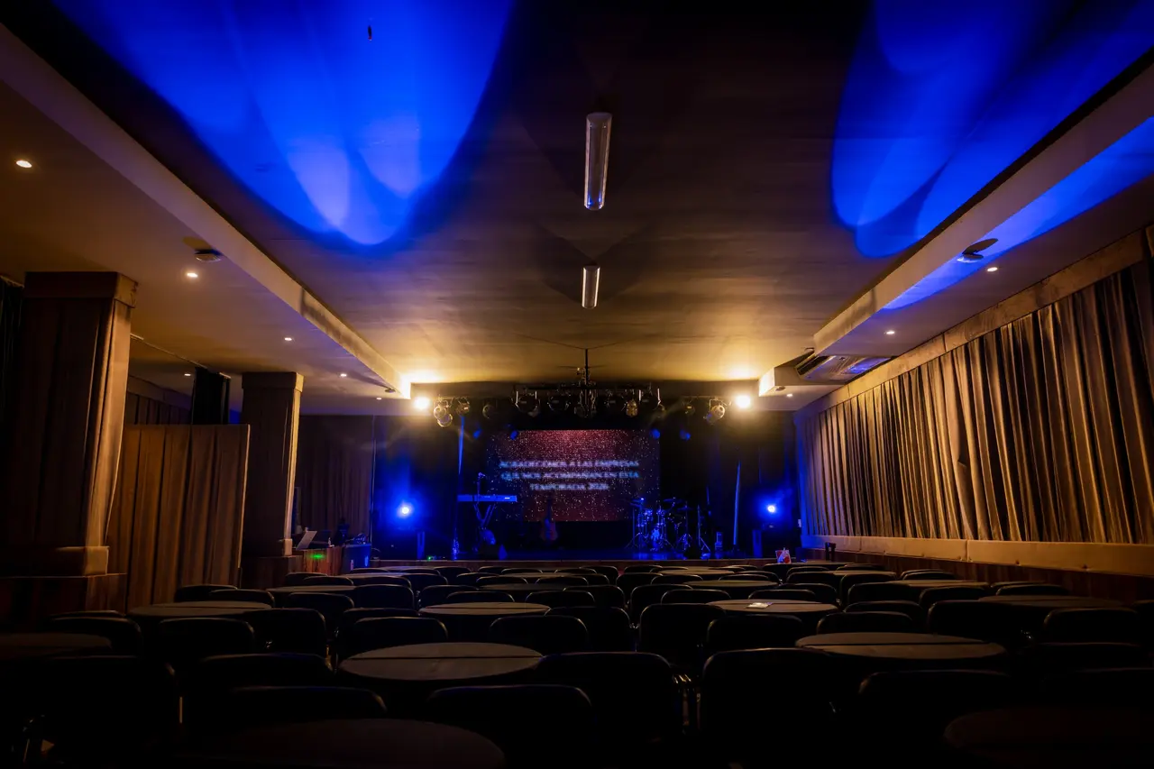 Espacio preparado para una experiencia artística